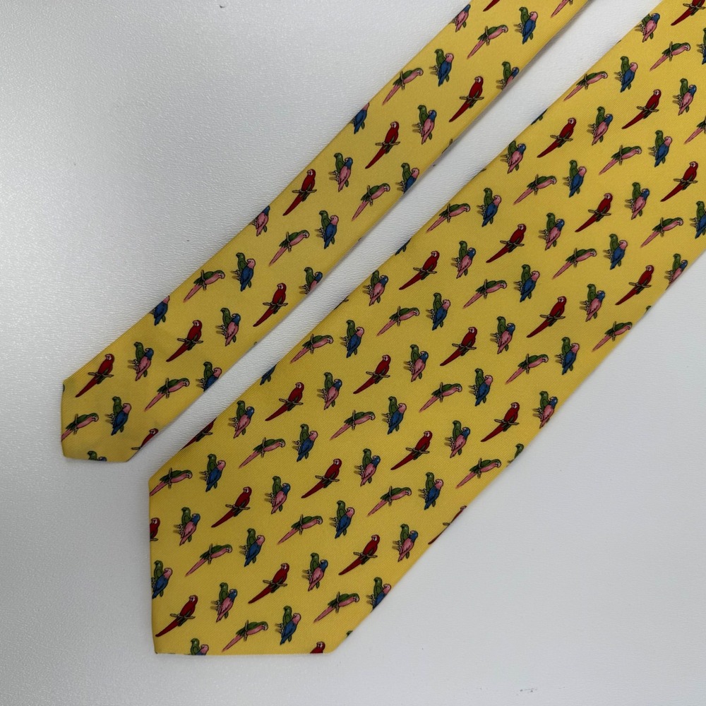 Brooks Brothers 346 Mens Yellow Silk Parrot Bird Animal Print Necktie Tie USA